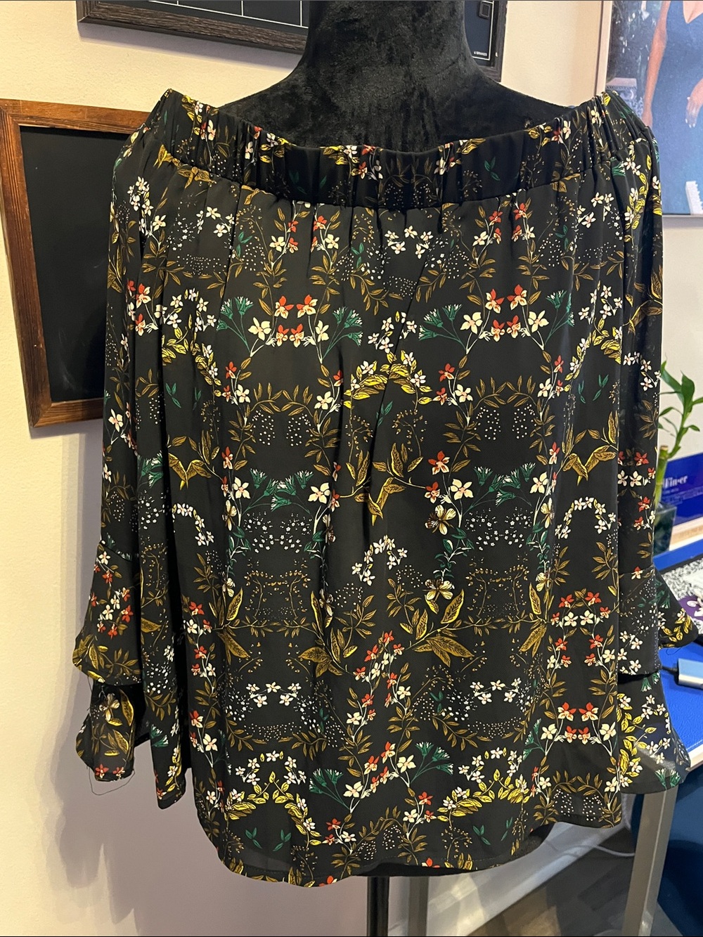 Very J Black Off-Shoulder Floral Blouse